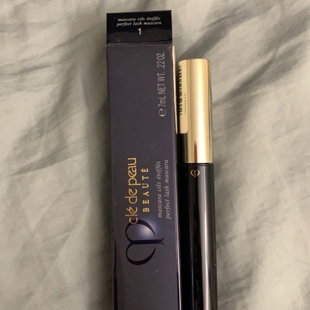 Cle de peau mascara in black